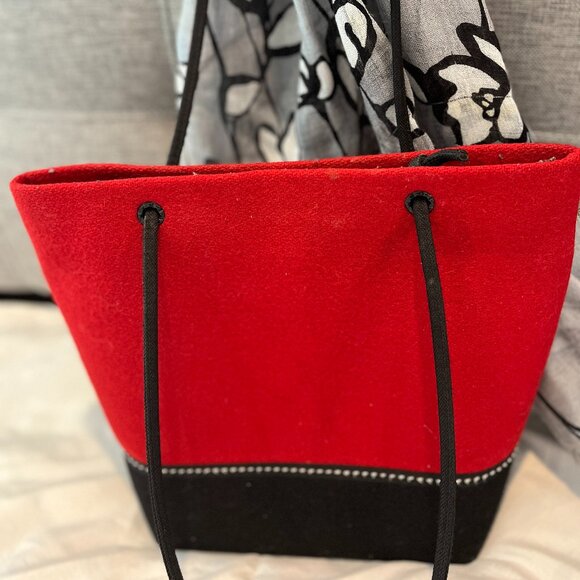 Red purse handcrafted by Material Things - Picture 2 of 8